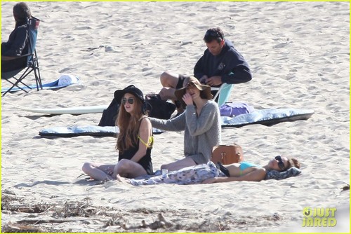  Lindsay Lohan: 海滩 Back Rub from Aliana