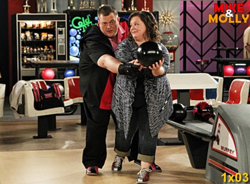  Mike & Molly 1x03 (First Kiss) <3