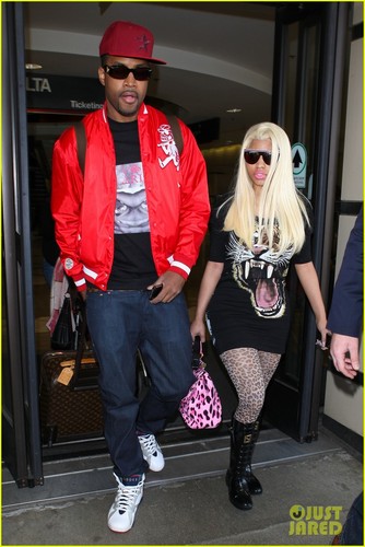  Nicki Minaj & Boyfriend Safaree Samuels: LAX Arrival