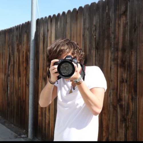 his new twitter icon [Harry]