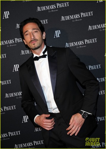  Adrien Brody: 'Royal Oak 40 Years' ককটেল Party!