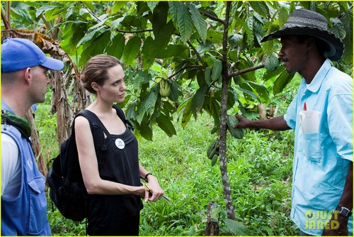  Angelina Jolie: Ecuador Trip for UNHCR