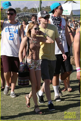  Emma Roberts & Chord Overstreet: Coachella Couple!