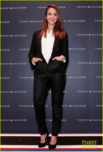  Jessica Alba: Tommy Hilfiger Tokyo Opening!