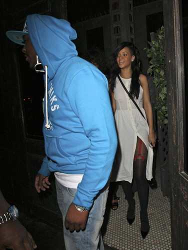 Night Out With Friends In Los Angeles [19 April 2012]