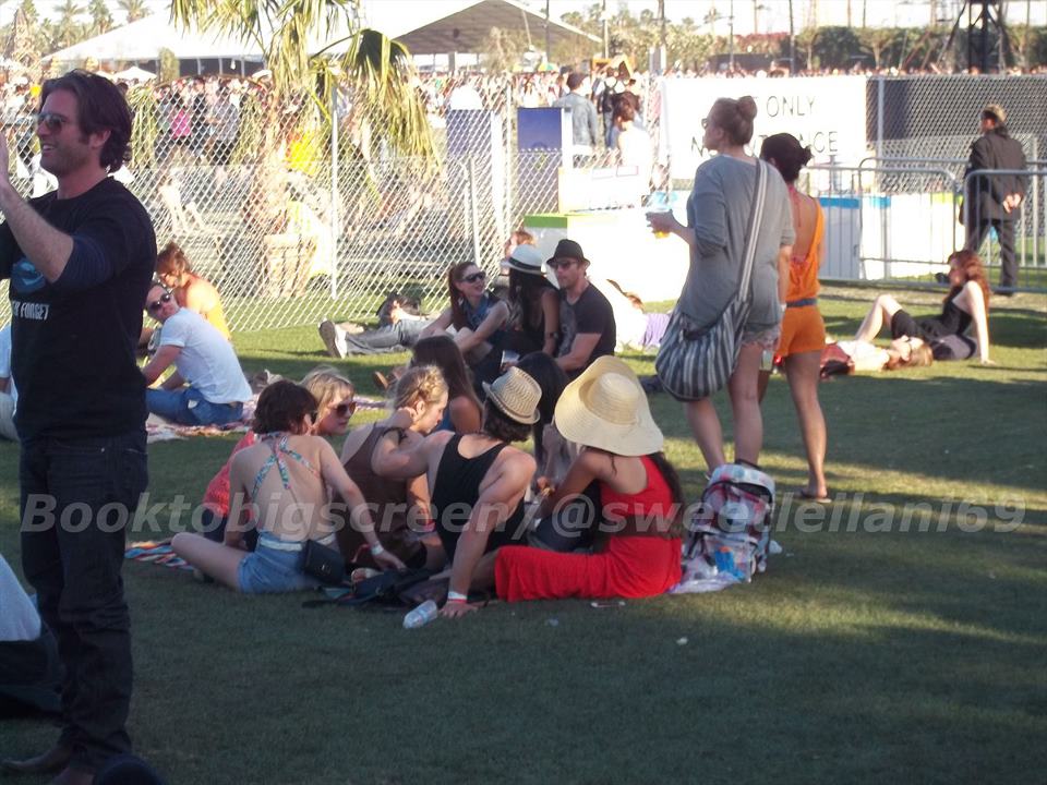 Nina and Ian at Coachella Day Three - ian-somerhalder-and-nina-dobrev photo
