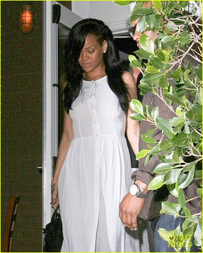 Rihanna: 'First Date In Almost 2 Yearz'!