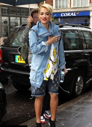  Rita Ora - At The Studios Of Radio 1 In Лондон - April 19th 2012