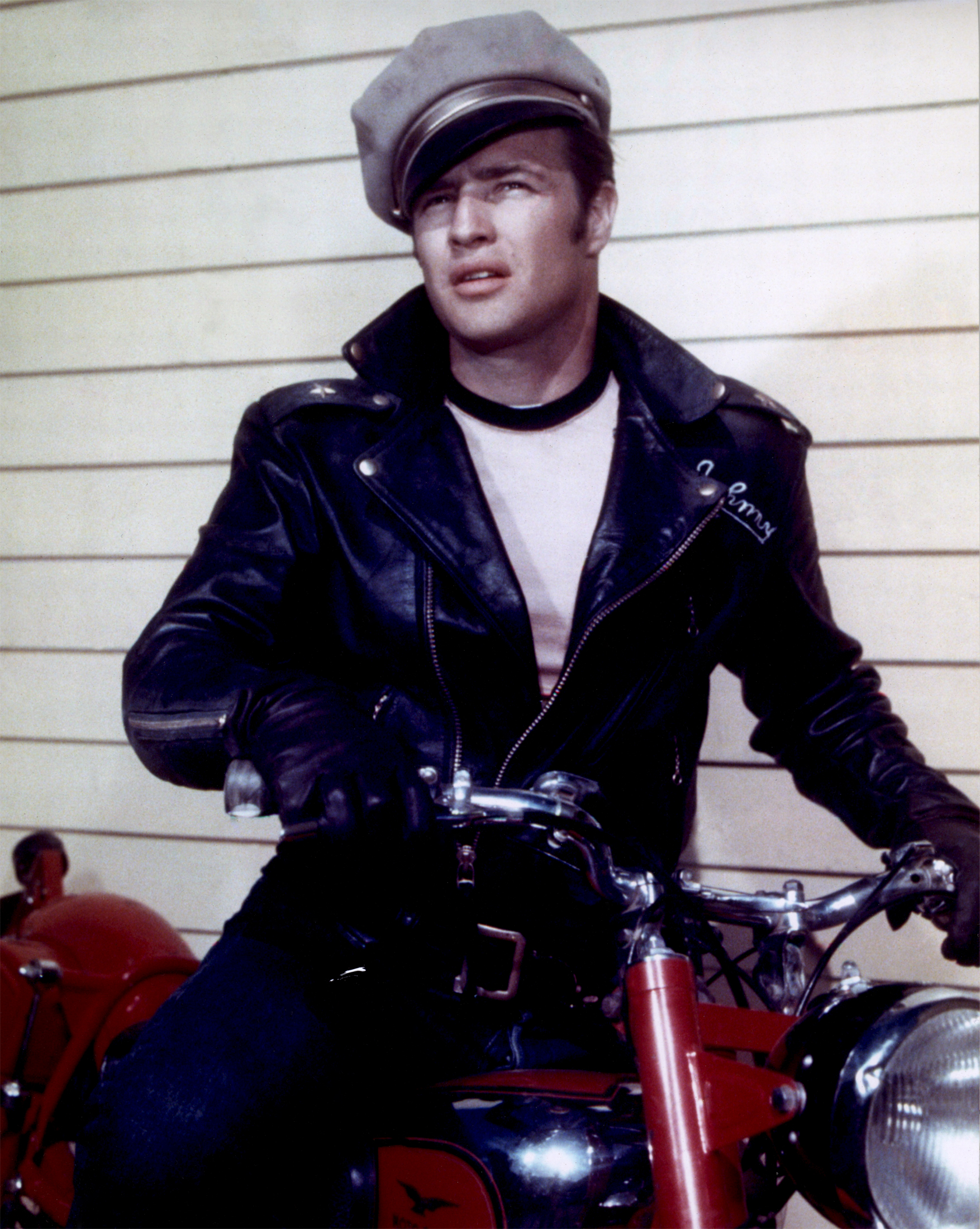 一生着続けたい ライダースジャケット あの 乱暴者 のハリウッドスターが着ていたのは ライダースジャケットの代名詞 Schottのワンスター ではないらしい Lawrence Motorcycle X Cars A Your Life