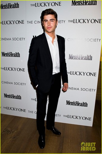 Zac Efron: 'Lucky One' NYC Screening with Taylor Schilling!