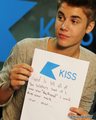 justin, Kiss ,UK! If I was Your Boyfriend, I’d Kiss Your... - justin-bieber photo