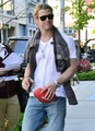 Chris Hemsworth Out in Soho - chris-hemsworth photo