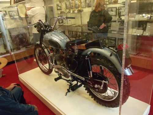  James Dean's motorcyle