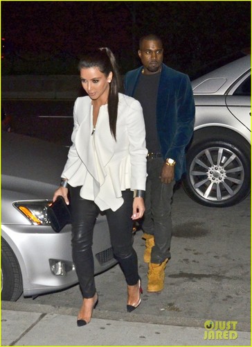  Kim Kardashian & Kanye West: ডিনার তারিখ Night!