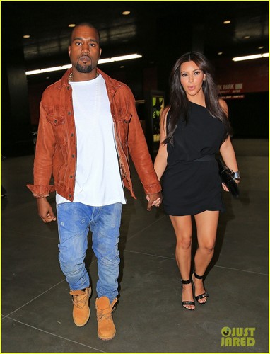  Kim Kardashian & Kanye West: 'Wicked' তারিখ in NYC