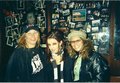 Lisa and her fans  - lisa-marie-presley photo