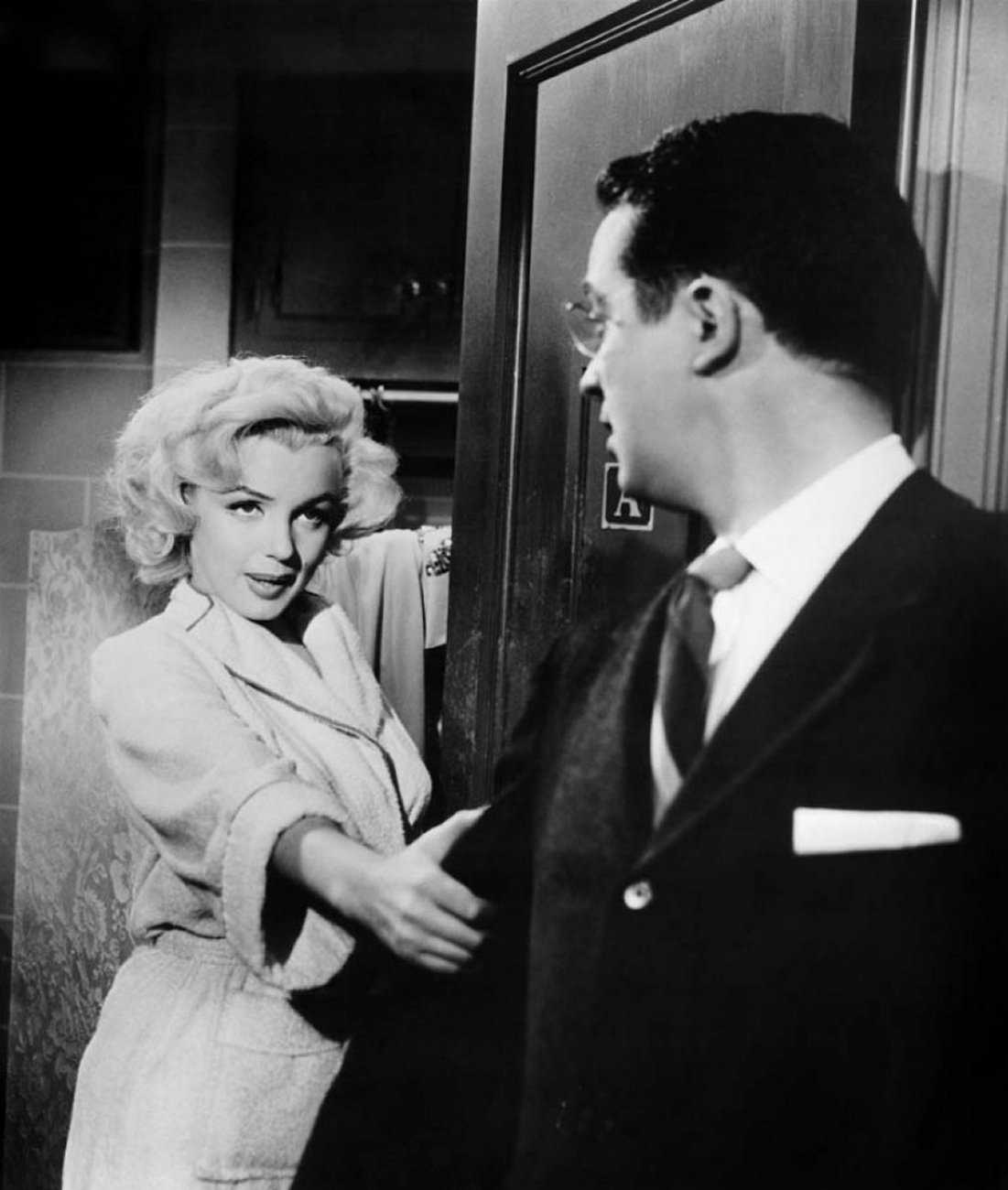 Marilyn Monroe and Tommy Noonan (Gentlemen Prefer Blondes) - Marilyn Monroe Photo ...1101 x 1300