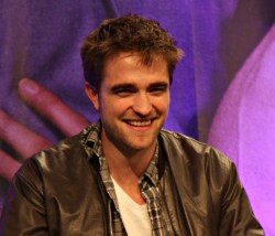  Rob at the 'Breaking Dawn - Part 1' LA convention!