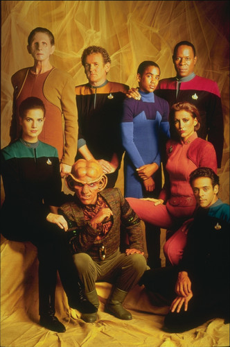  estrela Trek: Deep o espaço Nine