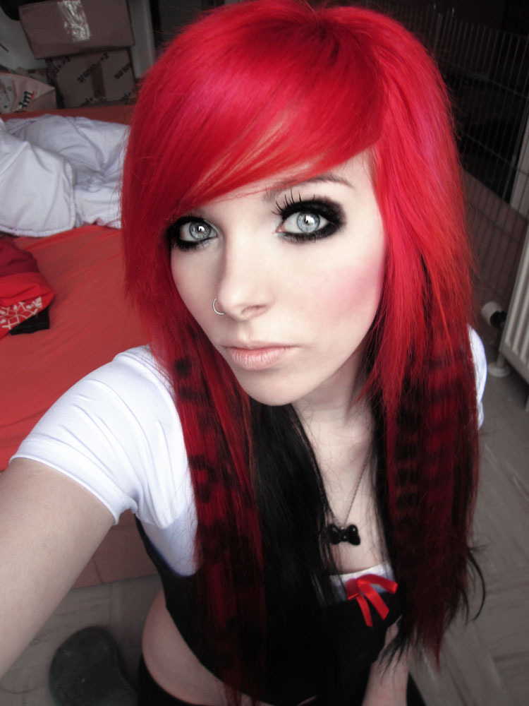 My name is ... German-scene-queen-emo-girl-ira-vampira-pink-red-hair-coontails-sitemodel-emo-30671804-750-1000