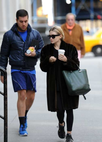  Ashley - Out and about, February 09, 2012