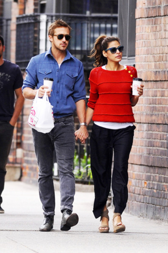  Eva - and Ryan gansje, gosling Together in NYC, May 10, 2012
