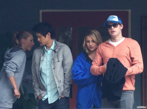  Glee cast out to lunch