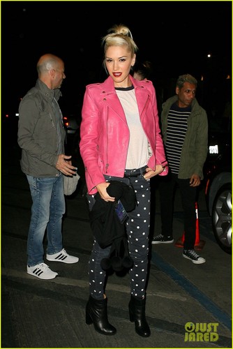  Gwen Stefani: Movie-Going Mama & coldplay Concert!