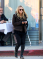 Mary-Kate - Leaves the Petrossian Cafe in West Hollywood, November 25. 2011 - mary-kate-and-ashley-olsen photo
