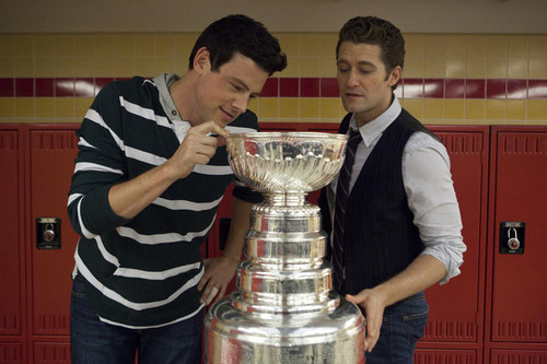  और pictures of ग्ली cast with Stanley Cup