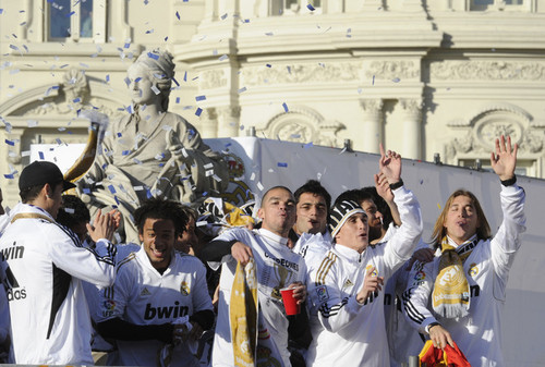  Real Madrid Players Celebrating 32 Ligas