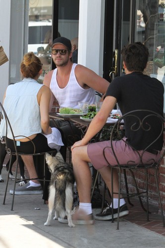 12/05 Out With Liam And A Friend In L.A.