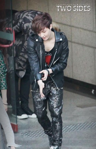 120513 EXO-M After SBS Inkigayo 