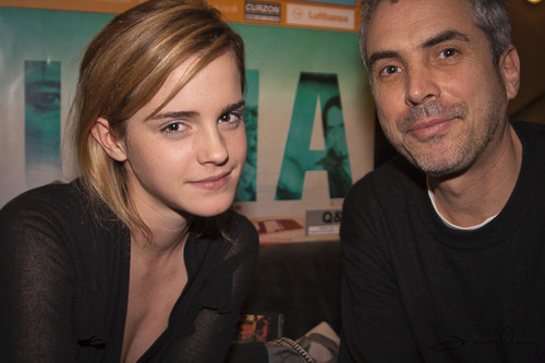  Emma Watson and Alfonso Cuarón (november 29, 2008)