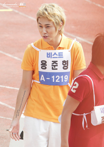  Junhyung Idol estrella Athletics Championships