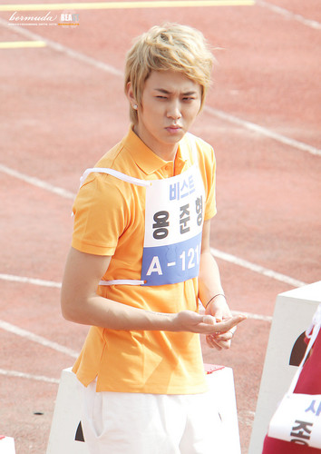  Junhyung Idol звезда Athletics Championships