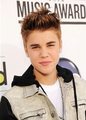 Justin Bieber Billboard Music Awards white carpet 2012 - justin-bieber photo