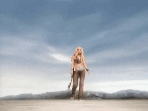  Shakira in 'Whenever, Wherever' Muzik video