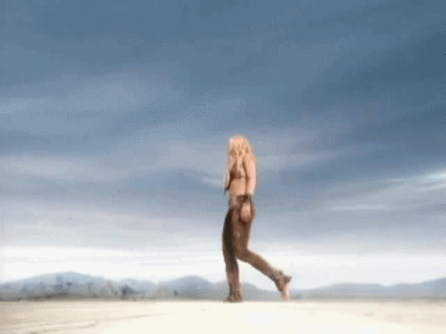  Шакира in 'Whenever, Wherever' Музыка video