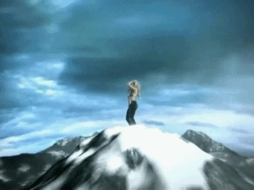  shakira in 'Whenever, Wherever' música video