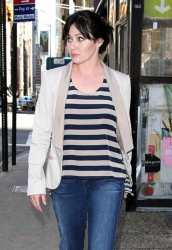  Shannen - Out & about in NYC, April 03, 2012