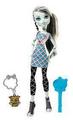 frankie day at the maul - monster-high photo