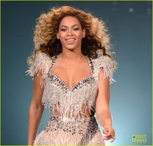  Beyonce: Revel Performance in Atlantic City!
