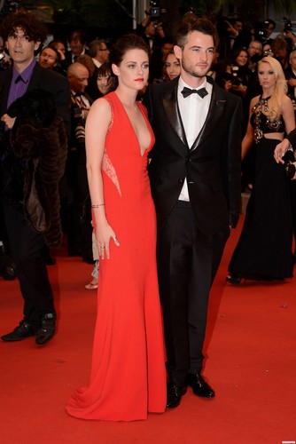  HQ photos; Kristen at the premiere of 'Cosmopolis' [Cannes - 25/05/12]