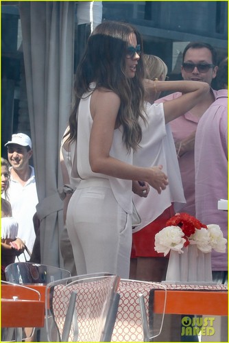 Kate Beckinsale: Memorial Day Party!