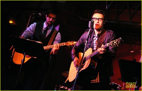 Kris Allen: Surprise Performance at The Darby!