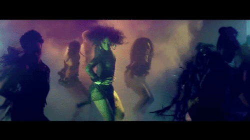  Rihanna in 'Where Have bạn Been' âm nhạc video