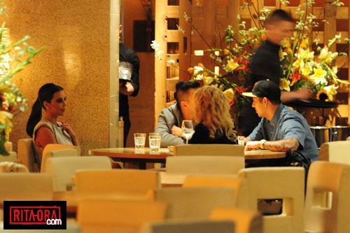  Rita Ora - With Robert and Kim Kardashian At Zuma Restaurant In Luân Đôn - May 16, 2012