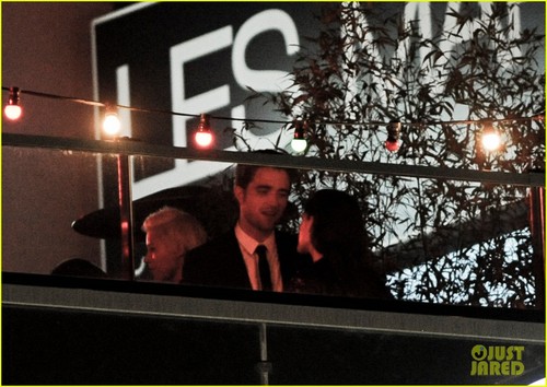 Robert Pattinson & Kristen Stewart Kiss at Cannes Film Festival