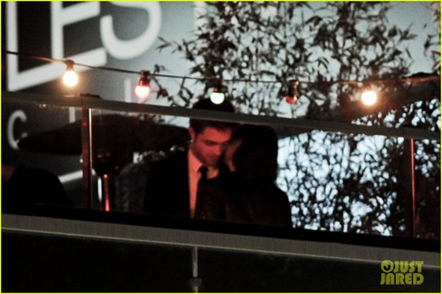  Robert Pattinson & Kristen Stewart 키스 at Cannes Film Festival
